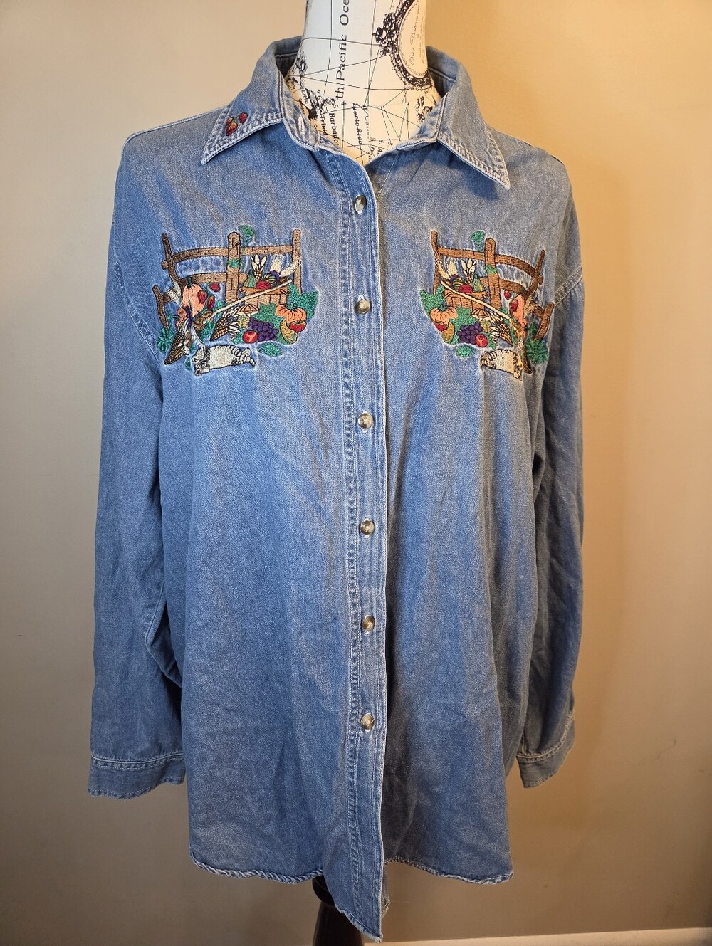 Vintage Bobbie Brooks XL Denim Shirt Embroidered Garden Cat Vegetables Cottageco